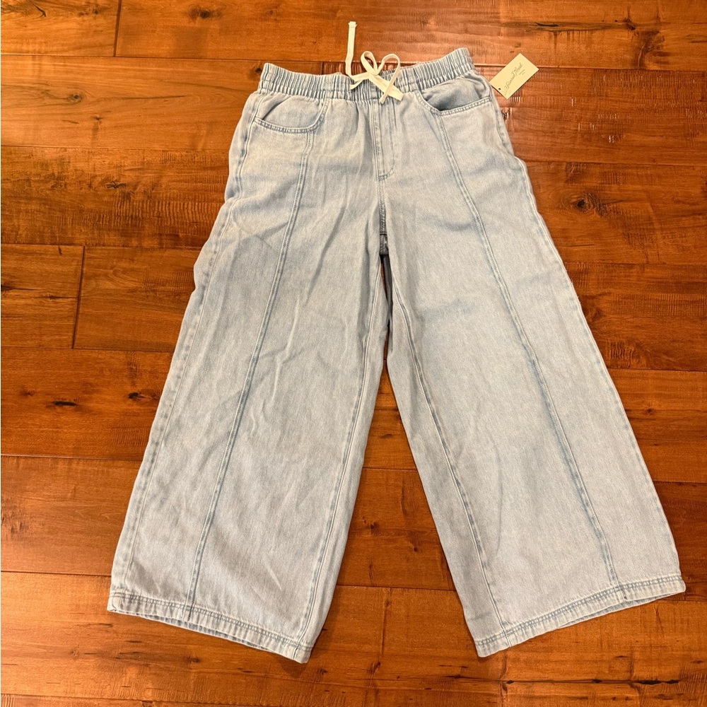 Women’s High Rise Drawstring Beach Pants - Universal Thread